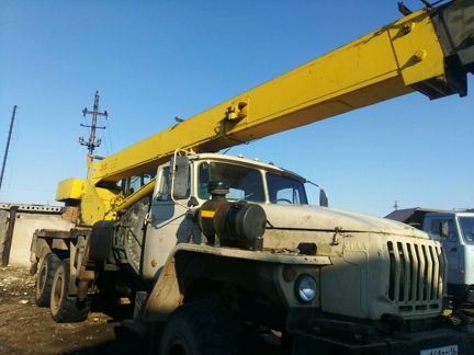 Автокран Урал 25 тонн
