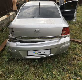 Opel Astra 1.8 AT, 2008, седан, битый