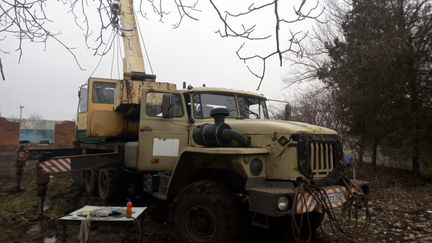 Автокран Урал 25 тонн Вездеход