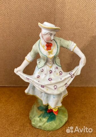 Танцующая дама в шляпе, фарфор бисквит, Богемия