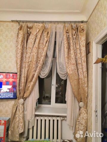 Шторы с золотым отливом и отласной отделкой