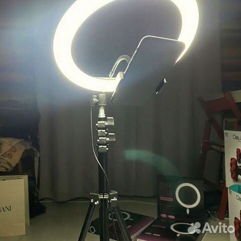 Кольцевая светодиодная лампа