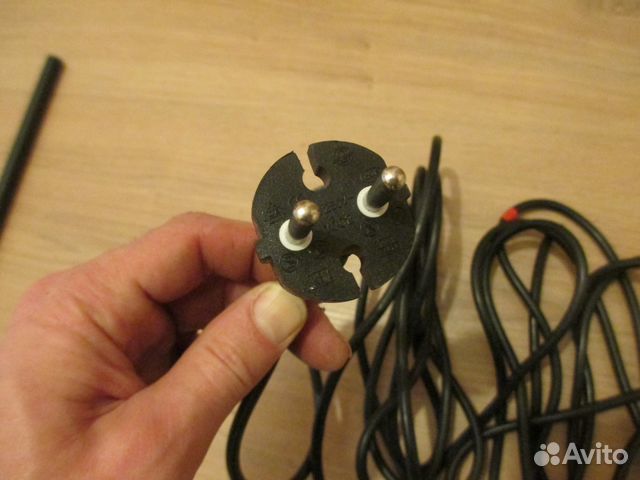 Шнур с вилкой и тройник