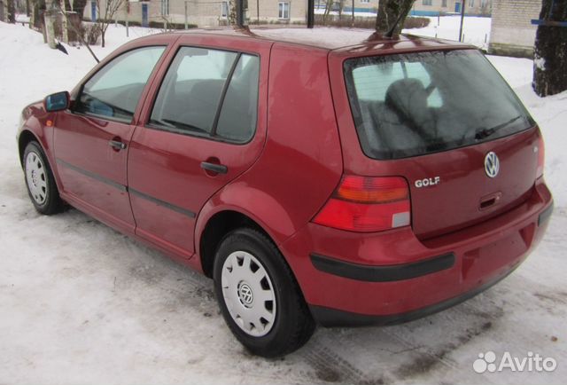 VW гольф 4 запчасть двигатель 1,6л (цвет красный)