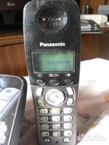 Беспроводной телефон Panasonic с док-станцией Беспроводной телефон Panasonic с док-станцией