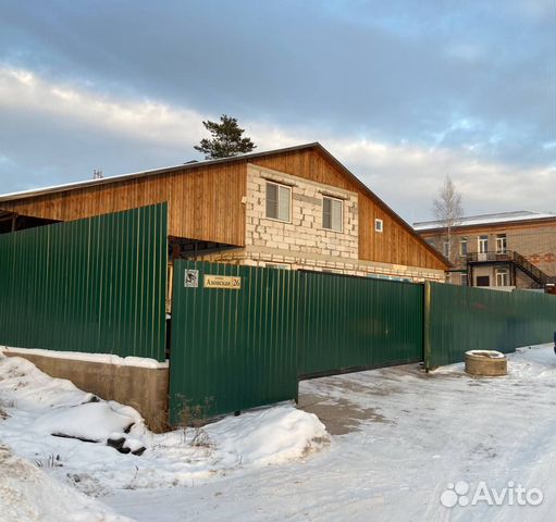

3-к. коттедж, 180 м²