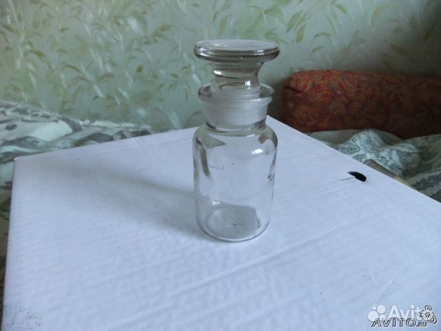 Флакон с хорошо притертой пробкой