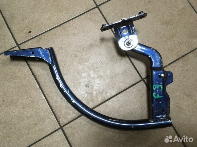 Петля крышки багажника левая Ford Focus 3 SED Петля крышки багажника левая Ford Focus 3 SED