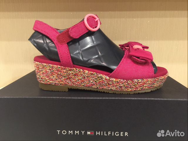 Босоножки Tommi Hilfiger оригинал 31 размер Босоножки Tommi Hilfiger оригинал 31 размер