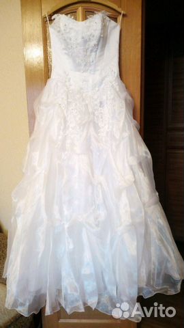 Свадебное платье и аксессуары Свадебное платье и аксессуары