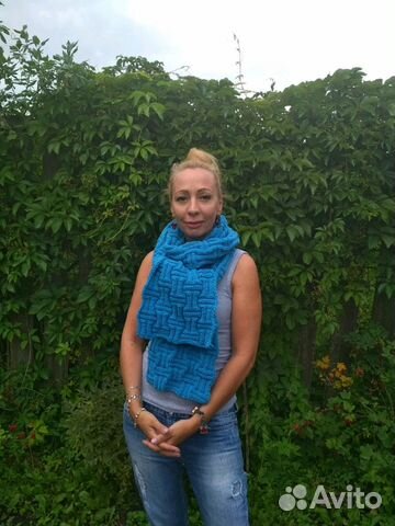 Шарф голубой женский