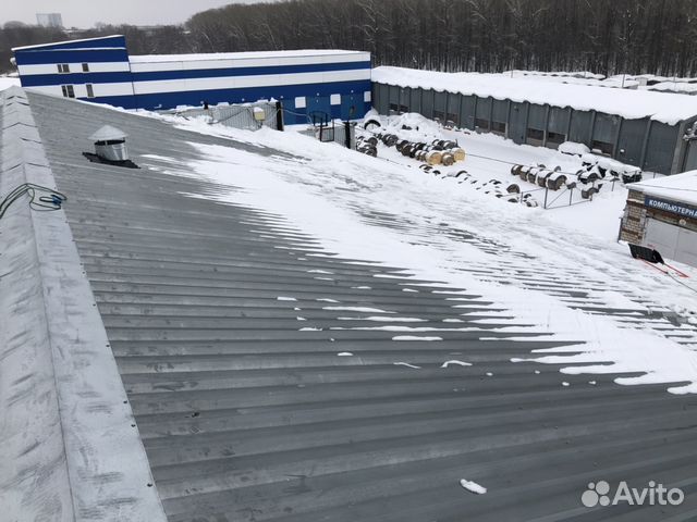 Чистка крыш от снега Чистка крыш от снега