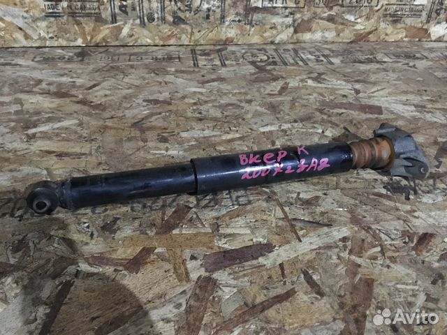 Стойка задняя правая в сборе Mazda 3 BK Седан Стойка задняя правая в сборе Mazda 3 BK Седан