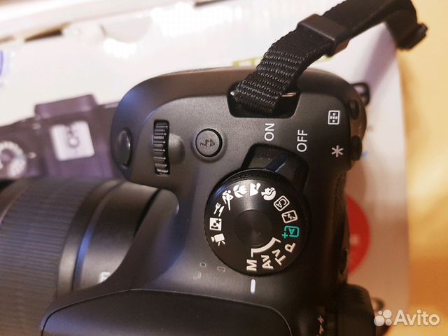 Зеркальный фотоаппарат canon EOS 1300D (W)
