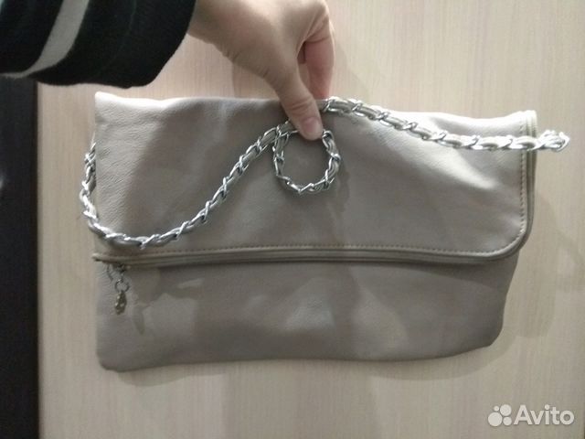 Клатчи, сумки на цепочке