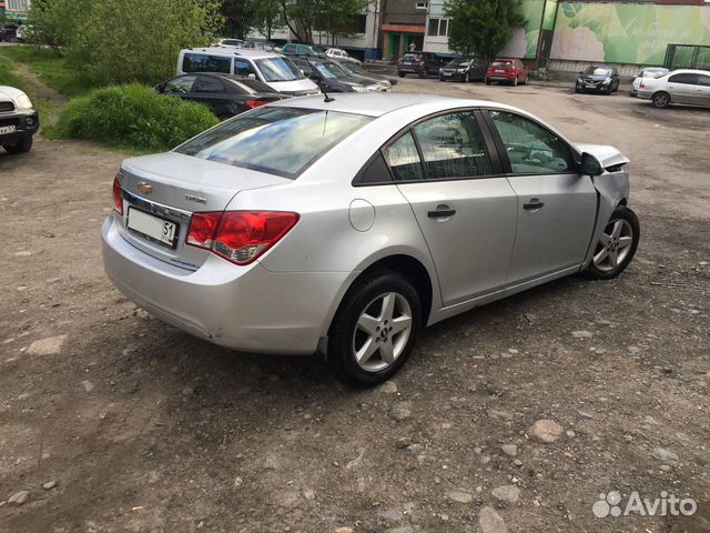 Chevrolet Cruze 1.6 МТ, 2011, битый, 78 000 км