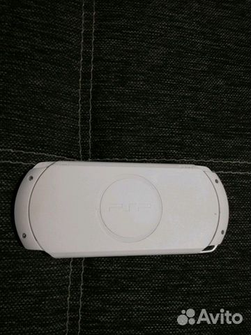 Sony PSP белого цвета