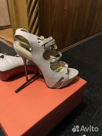 Босоножки на шпильке Босоножки на шпильке