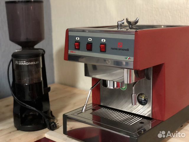 Кофемашина и кофемолка Simonelli mac 2000