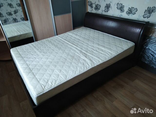 Кровать с матрасом (можно без матраса цена 8000)