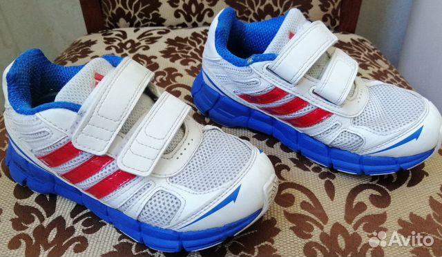Продам кроссовки на мальчика Adidas