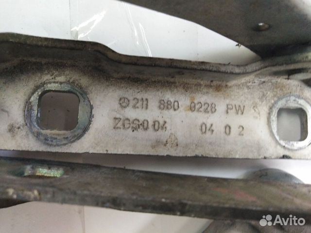 Петля капота Mercedes W211 Петля капота Mercedes W211