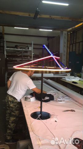 Лампа с гибким неоном Лампа с гибким неоном