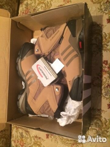 Продам зимние высокие кроссовки adidas climaproof