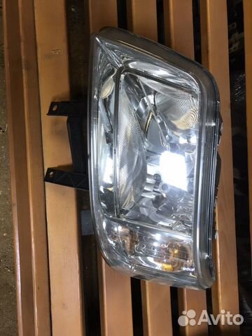 Фара левая Volkswagen transporter T5