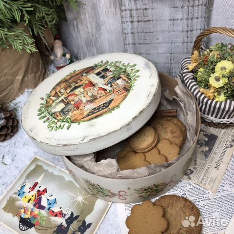 Шкатулка круглая, праздничная (короб) Шкатулка круглая, праздничная (короб)