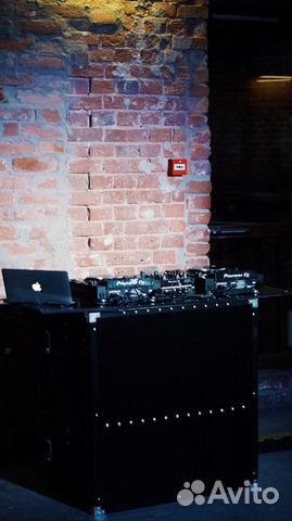 Передвижной dj-стол 12inch Mobile Table Shadow Передвижной dj-стол 12inch Mobile Table Shadow