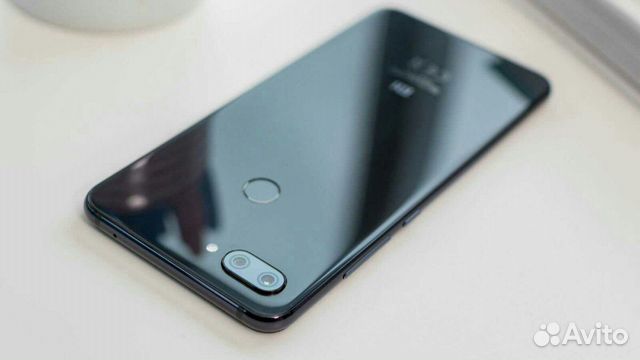 Телефон Xiaomi mi 8 lite 6/128 Телефон Xiaomi mi 8 lite 6/128