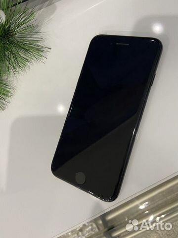Телефон iPhone 7