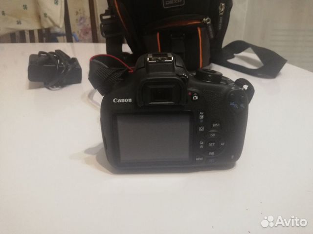 Зеркальный фотоаппарат Canon 1200D