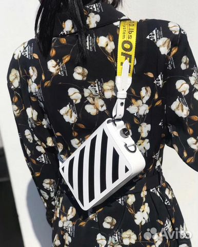 Сумка через плечо Off White с зажимом и диагонал Сумка через плечо Off White с зажимом и диагонал