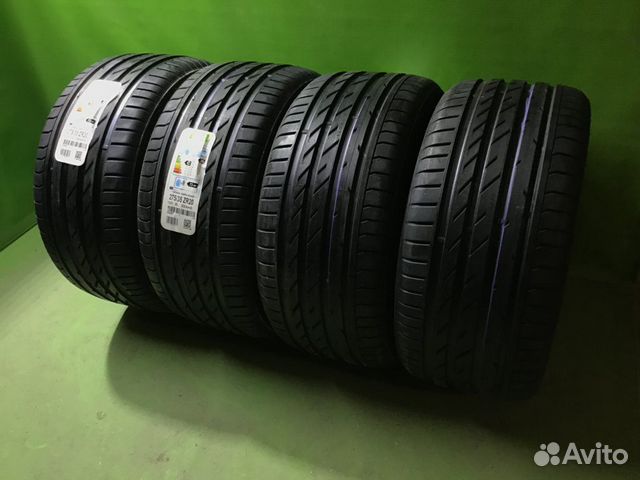 275 35 20 летние шины Nokian Hakka Black