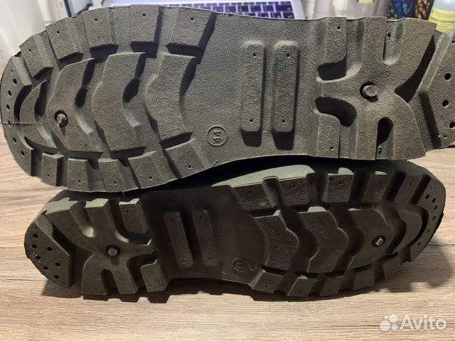 Ботинки болотного цвета