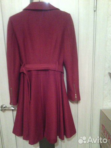 Пальто демисезонное красное, шерстяное. 48 р-р Пальто демисезонное красное, шерстяное. 48 р-р