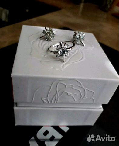 Серебро и цирконы, серьги и кольцо