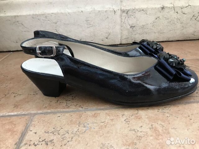 Открытые туфли Tervolina