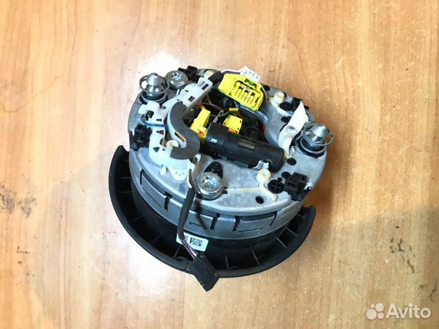 Подушка безопасности в руль Audi A8 D4 4H 3.0 tfsi Подушка безопасности в руль Audi A8 D4 4H 3.0 tfsi