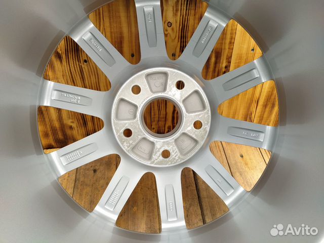 Оригинальные диски на Audi Q7 4L R20 Оригинальные диски на Audi Q7 4L R20