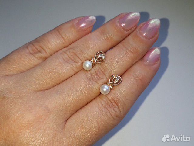 Золотые серьги с жемчугом