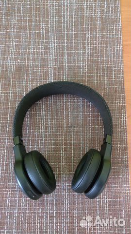 Продам беспроводные наушники JBL live400 BT Продам беспроводные наушники JBL live400 BT
