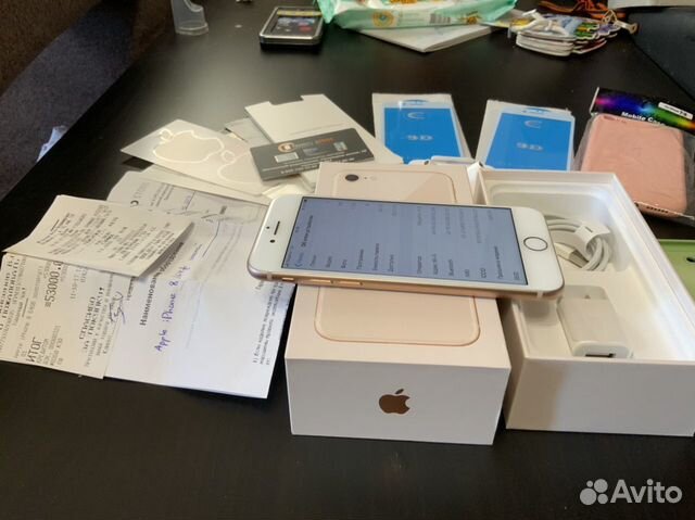 Телефон iPhone 8 64 gb золотой