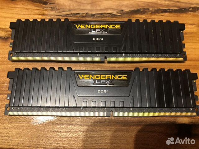 Corsair Vengeance CMK32GX4M2A2133C13 DDR4 Corsair Vengeance CMK32GX4M2A2133C13 DDR4