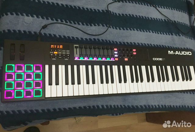 Midi клавиатура M-audio code 61 Black Midi клавиатура M-audio code 61 Black