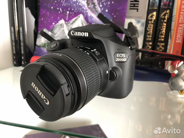 Зеркальный фотоаппарат Canon EOS 2000D Зеркальный фотоаппарат Canon EOS 2000D