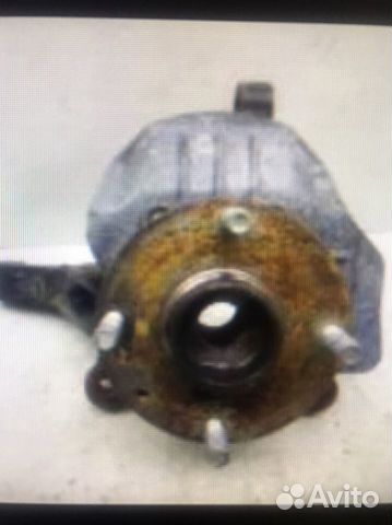 Кулак поворотный передний Фольксваген Пассат Б3