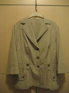 Женский костюм